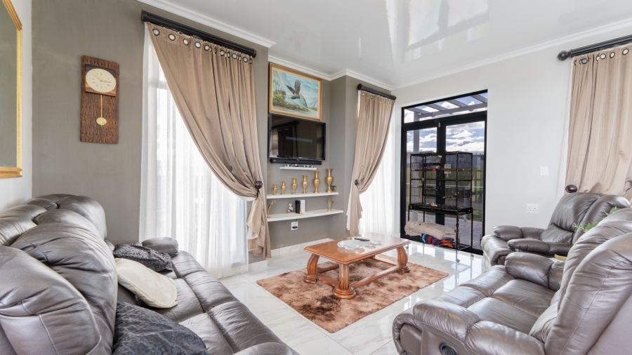 3 Bedroom Property for Sale in Le Grand Golf Estate Western Cape